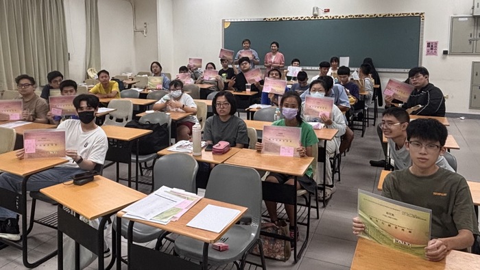 餐旅管理系學生於115年6月8日及6月13日通過「整合行銷管理師認證」，4位通過乙級+22位通過丙級。 證照輔導老師:李蓓芬圖片